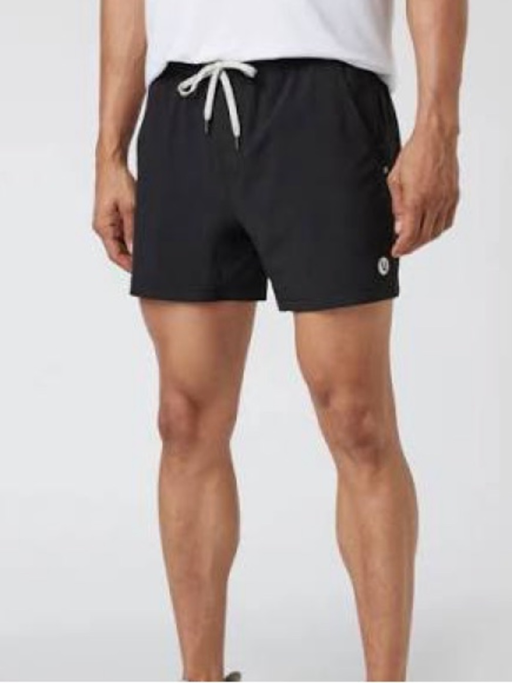 Vuori Mens Kore Short Lined 5" size XL in Black